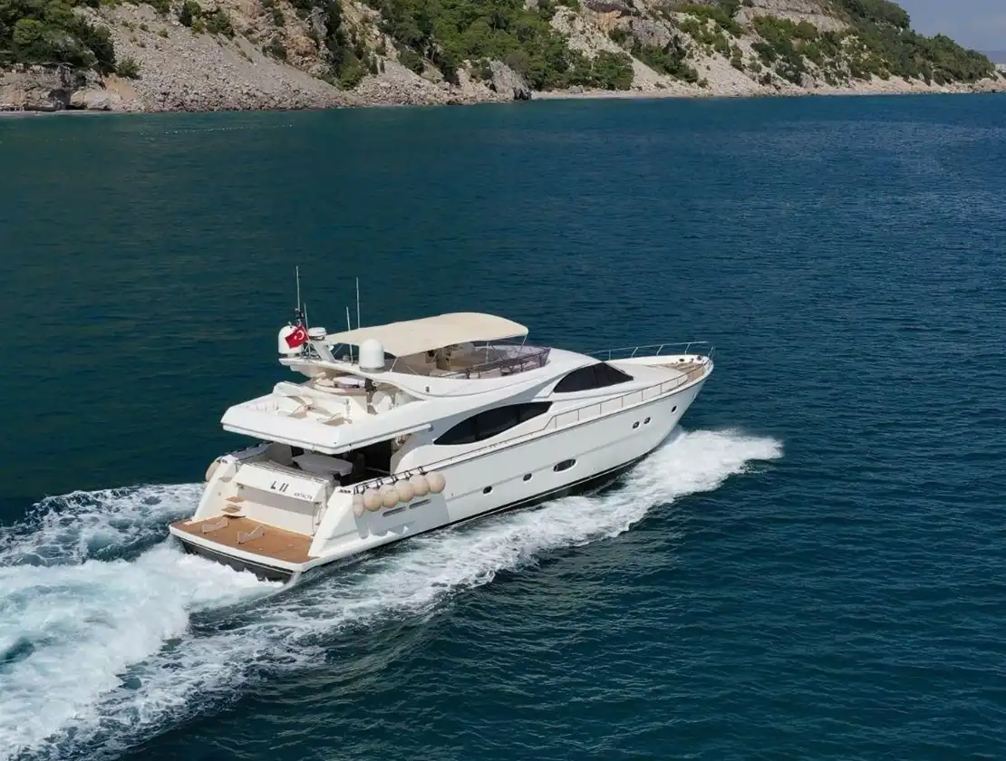 Antalya Yacht Rental 26m Ferretti 760